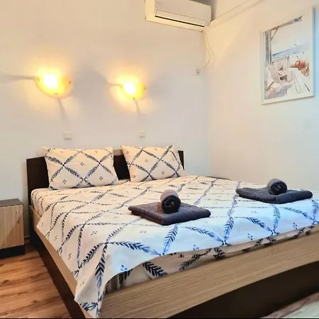 Sweet Kish One Bedroom In Zornitca Apartament
